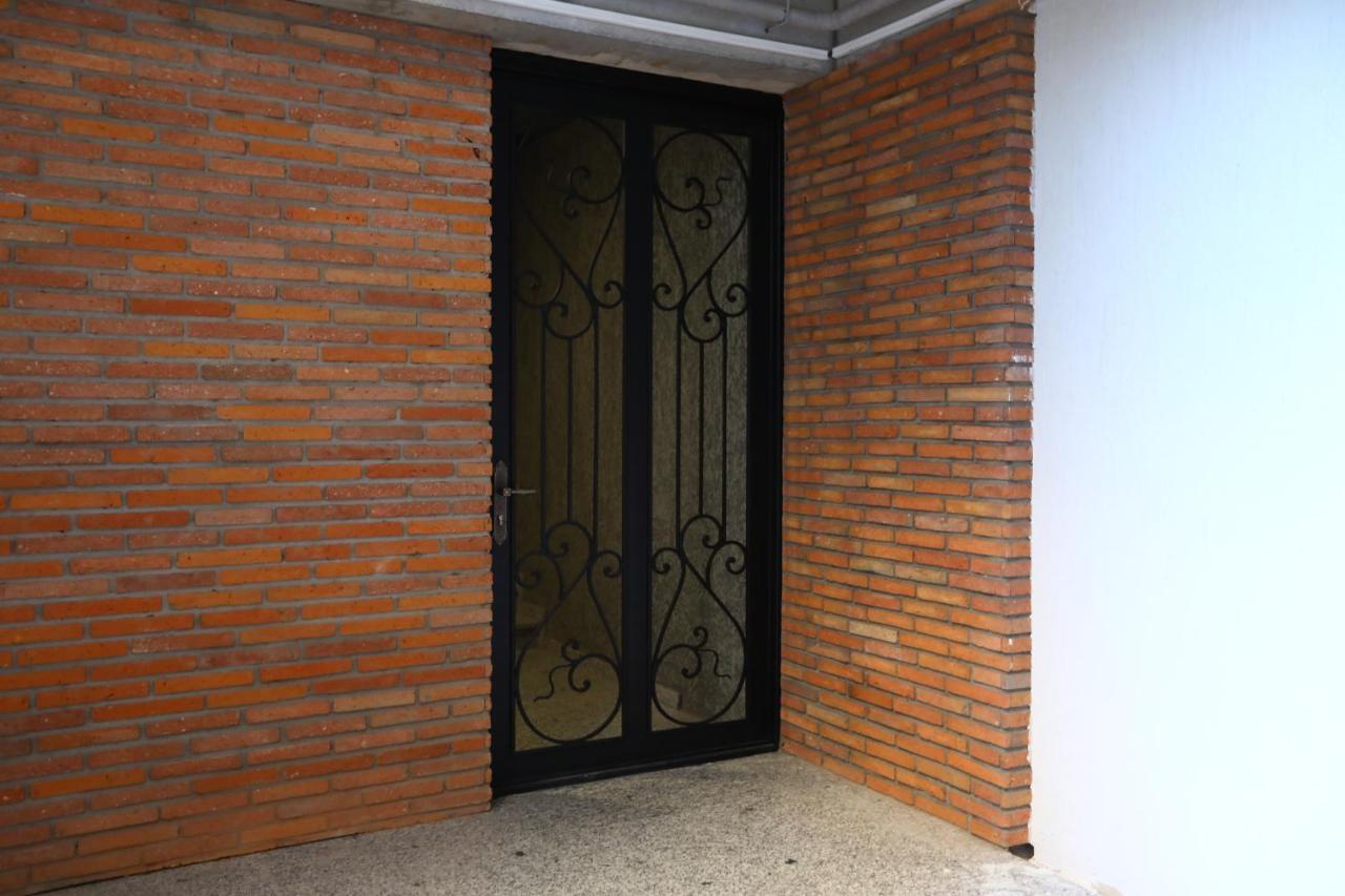 شقة Brick House II تبليسي المظهر الخارجي الصورة